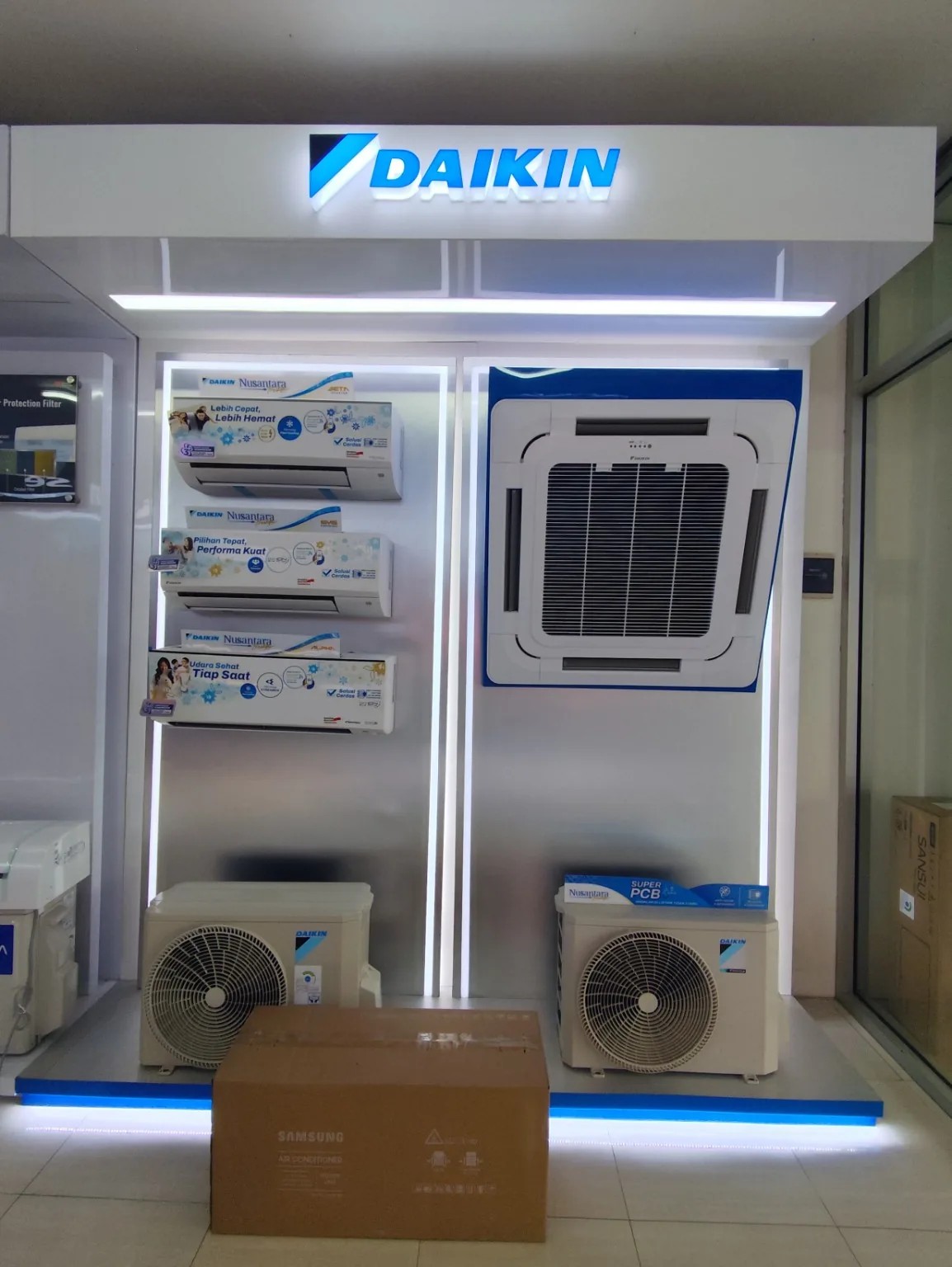 Display AC Daikin original di showroom Radja AC